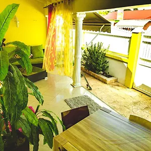 Hostel Butterfly, Saint-Francois (Grande-Terre)